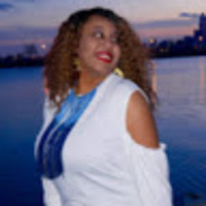 Meet your Posher, Dominique